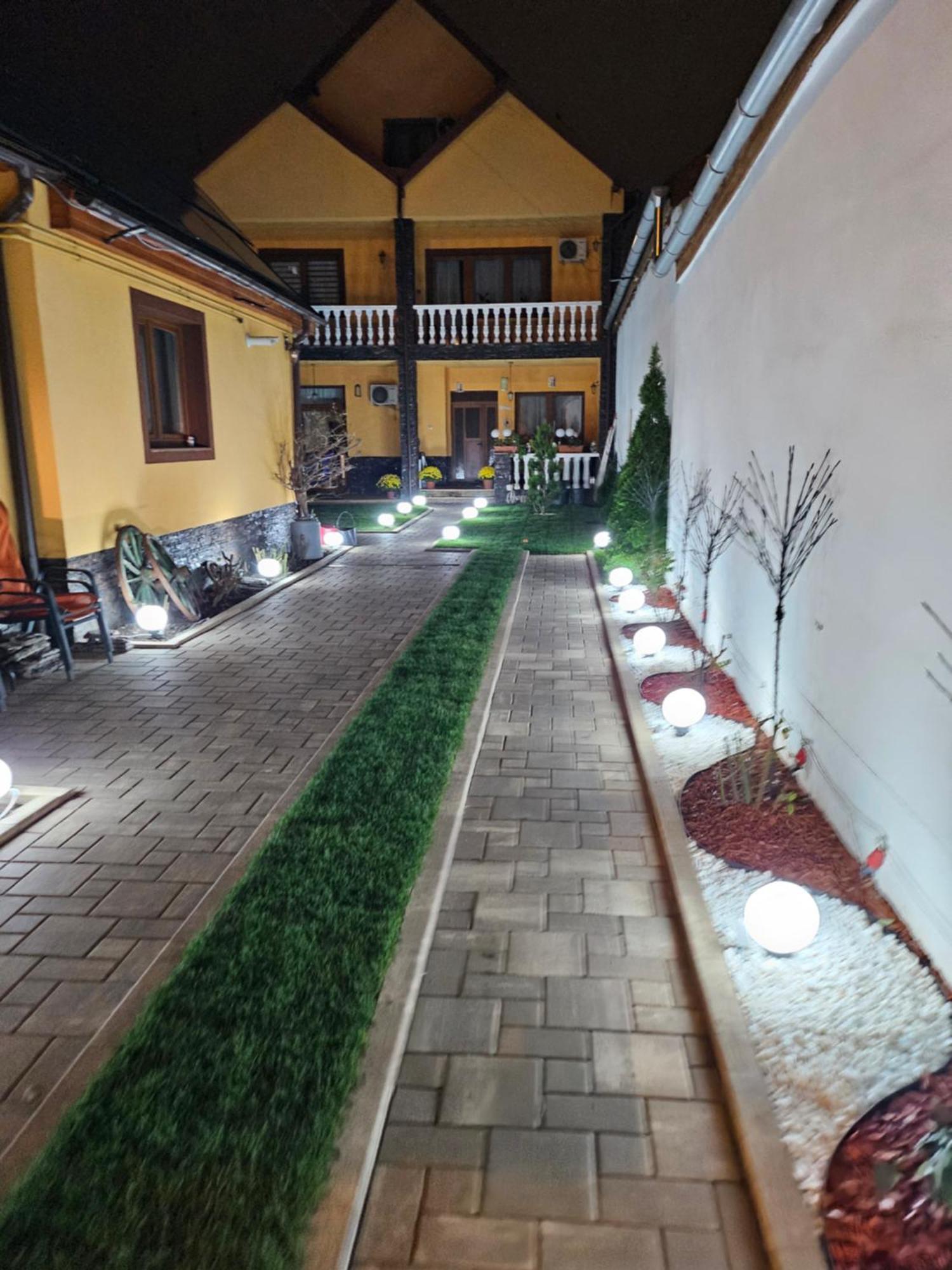 Cory'S House Apartment Сибиу Екстериор снимка